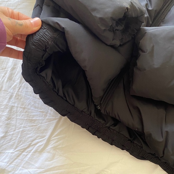 Vans Hooded Winter Puffer Coat in Black - Picture 3 of 6